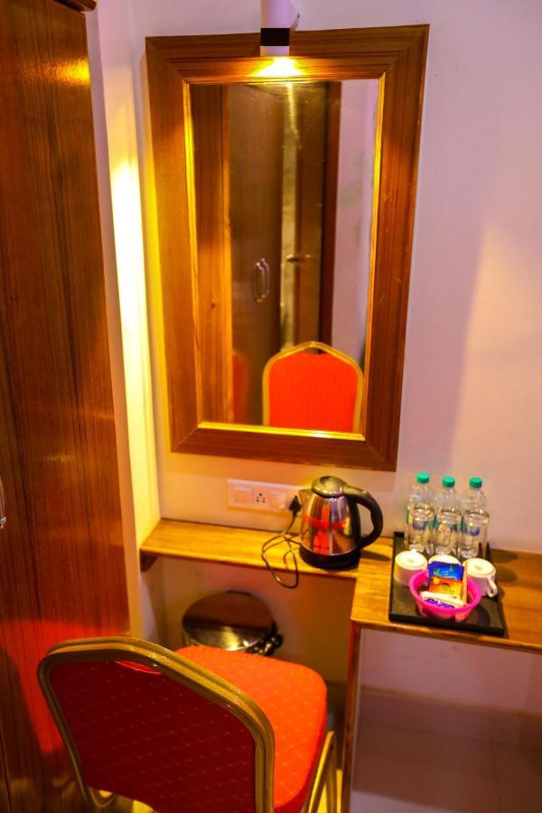 Nitheesh Residency Hotel Kanchipuram Bagian luar foto