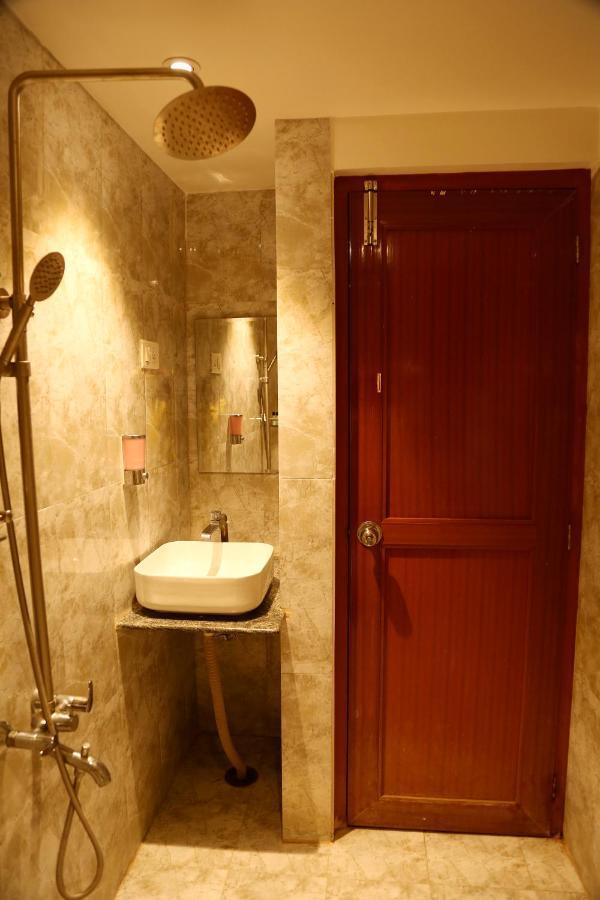 Nitheesh Residency Hotel Kanchipuram Bagian luar foto