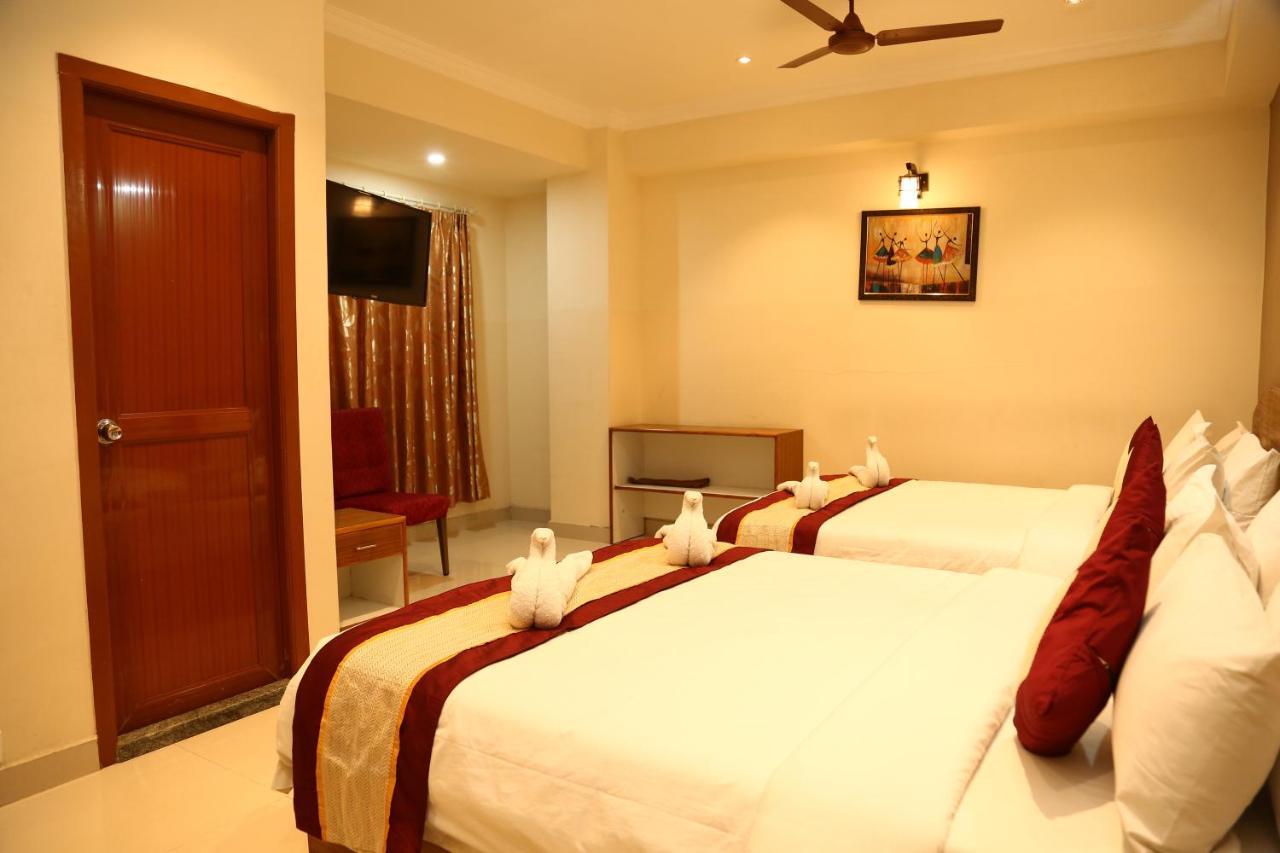 Nitheesh Residency Hotel Kanchipuram Bagian luar foto
