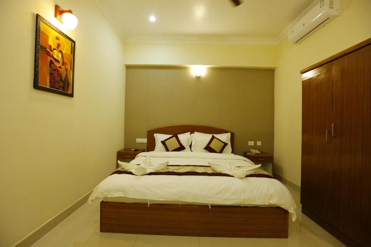 Nitheesh Residency Hotel Kanchipuram Bagian luar foto