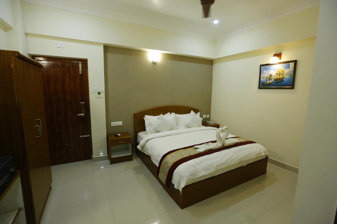 Nitheesh Residency Hotel Kanchipuram Bagian luar foto